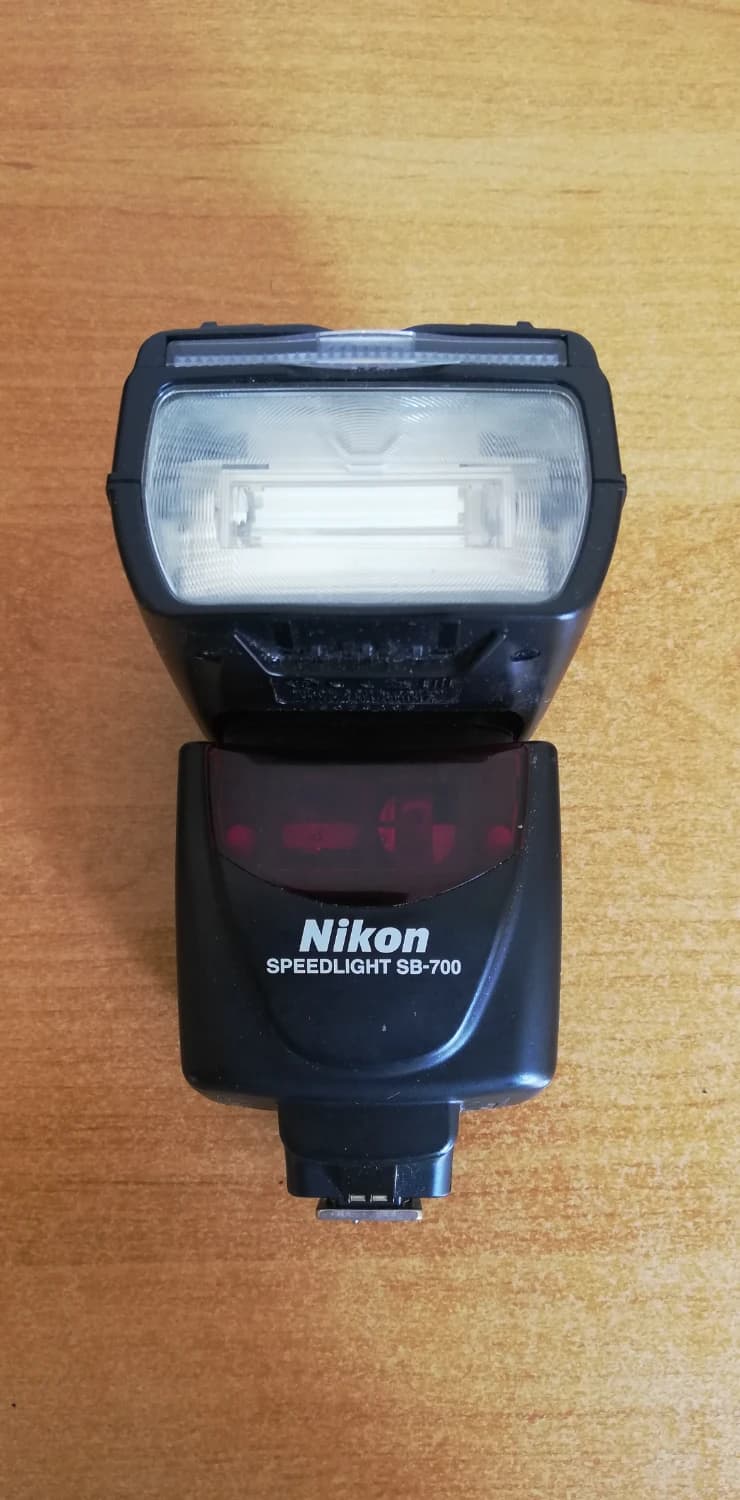 externy-blesk-nikon-sb-700