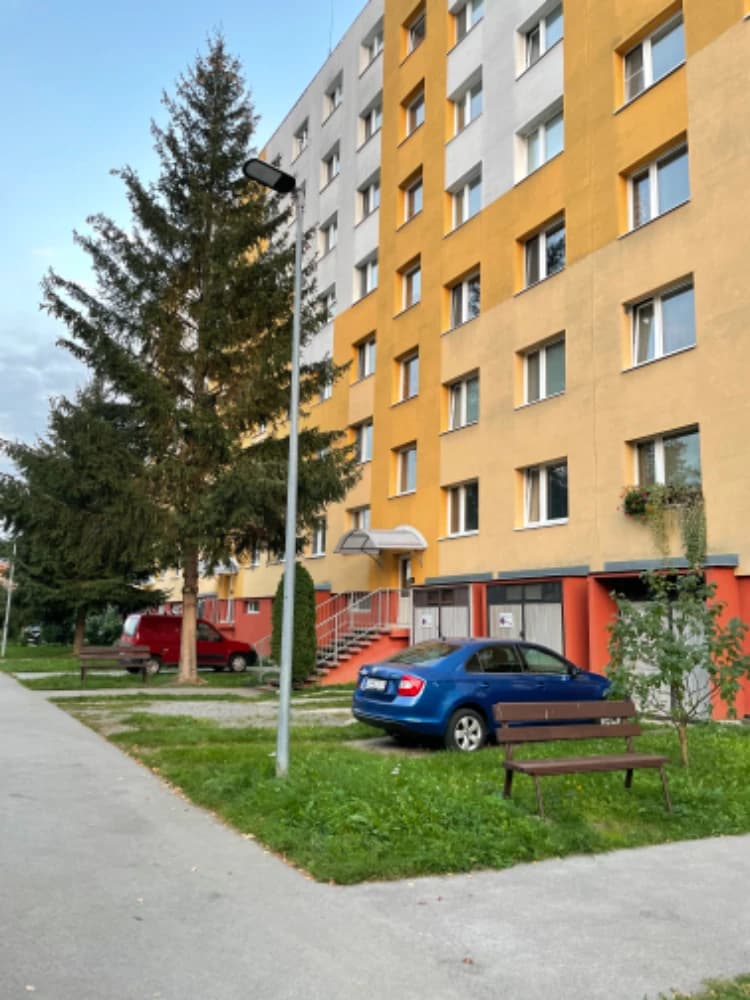 predam-3-izbovy-byt-v-ziari-nad-hronom-na-hviezdoslavovej-ulici