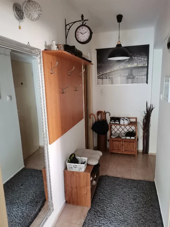 predam-3-izbovy-byt-s-prislusenstvom-a-novym-nabytkom