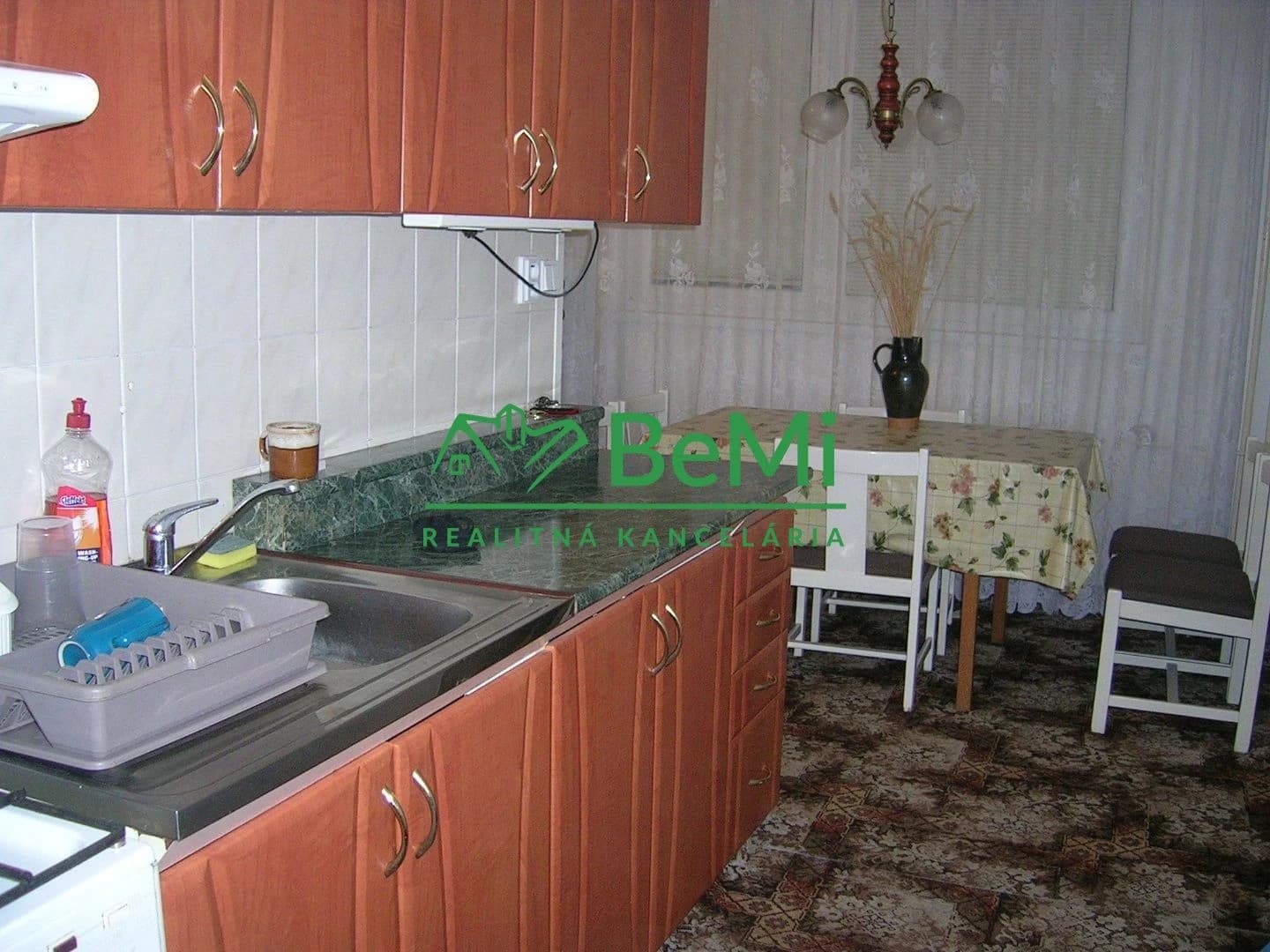 nr-4-izb-sirsie-centrum-razusova-ul-dobra-lokalita-po-ciastocnej-rekonstrukcii-89-m2-1-p-pivnica-2x-lodzia-bez-vytahu-1206-114