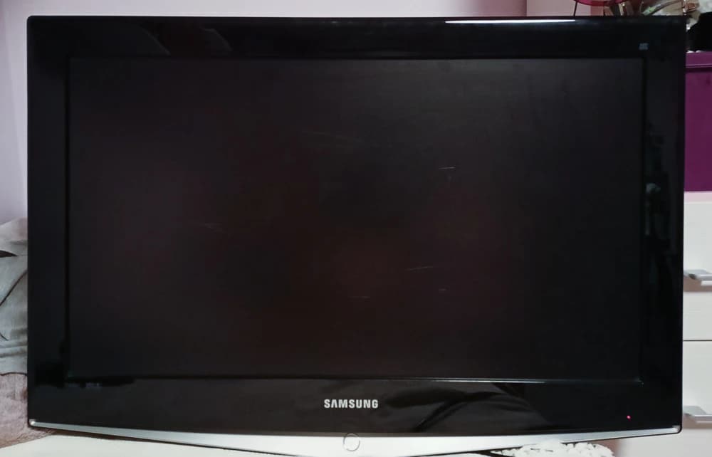 predam-lcd-televizor-le32r72b