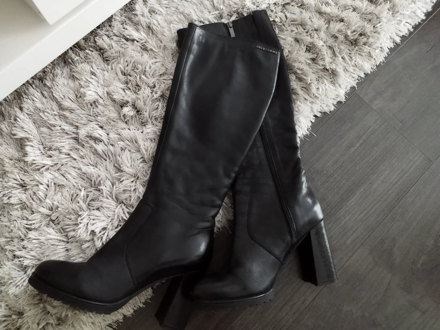 cierne-vysoke-kozene-cizmy-zn-solo-femme-vel-39