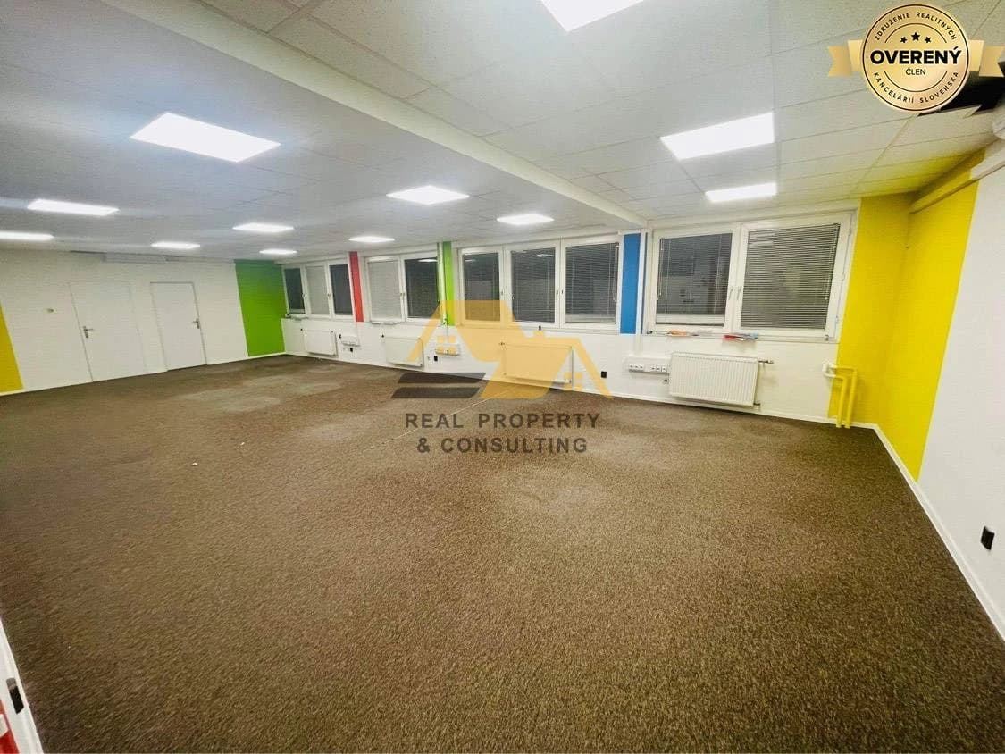 prenajmem-obchodny-priestor-v-centre-novych-zamkov