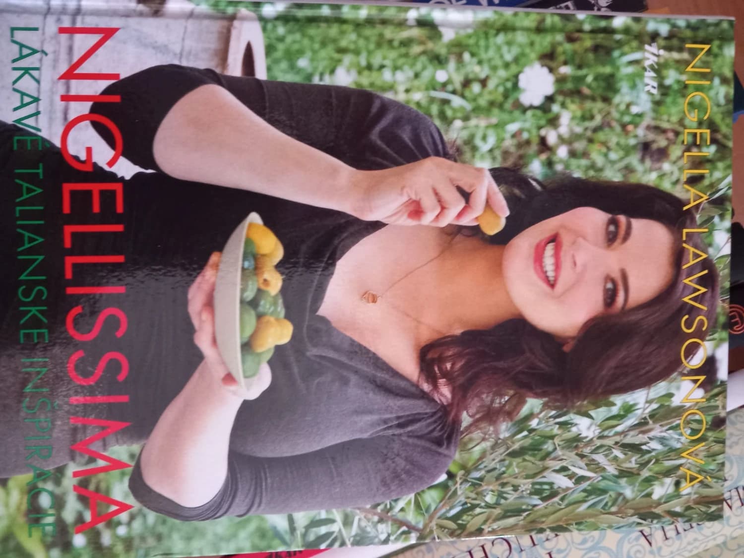 nigella-lawsonova-lakave-talianske-inspiracie-kucharska-kniha