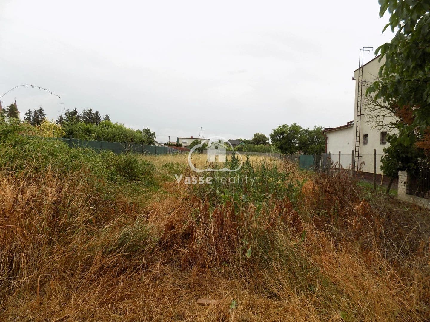 stavebny-pozemok-na-dom-chatu-mobilny-domcek-v-obci-bina-pri-sturove-1088m2