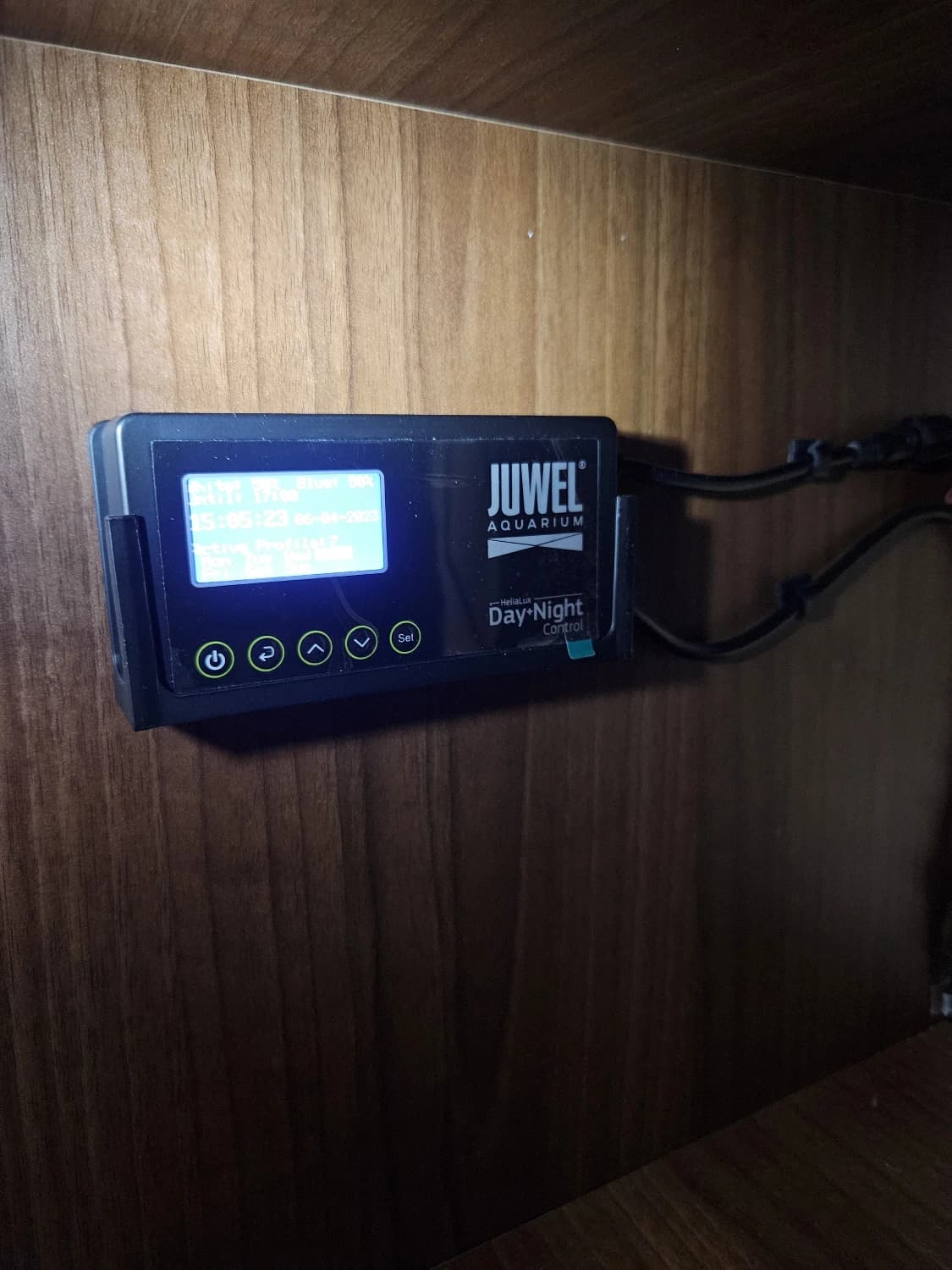 juwrl-helialux-daynight-control