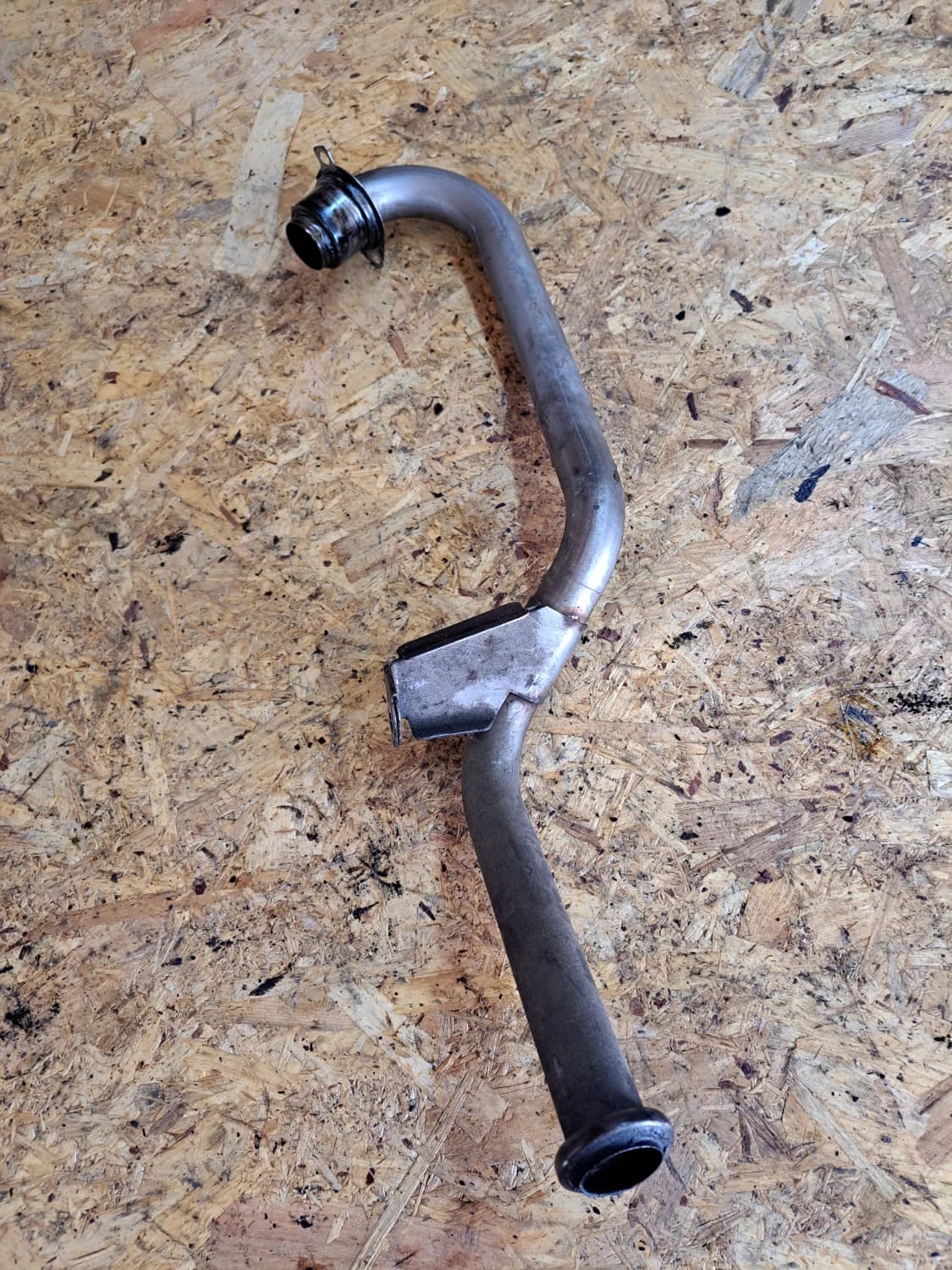 citroen-c3-14hdi-egr-potrubie