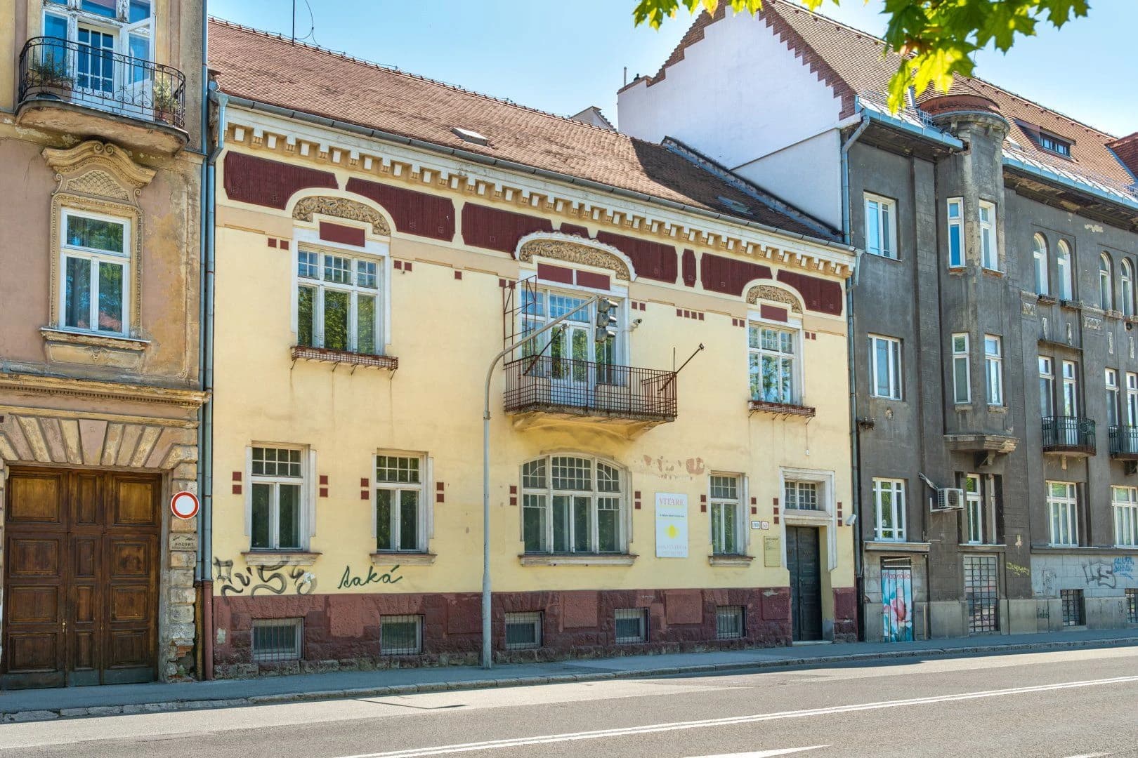 budova-v-historickom-centre-kosic-so-stavebnym-povolenim-moyzesova-ul