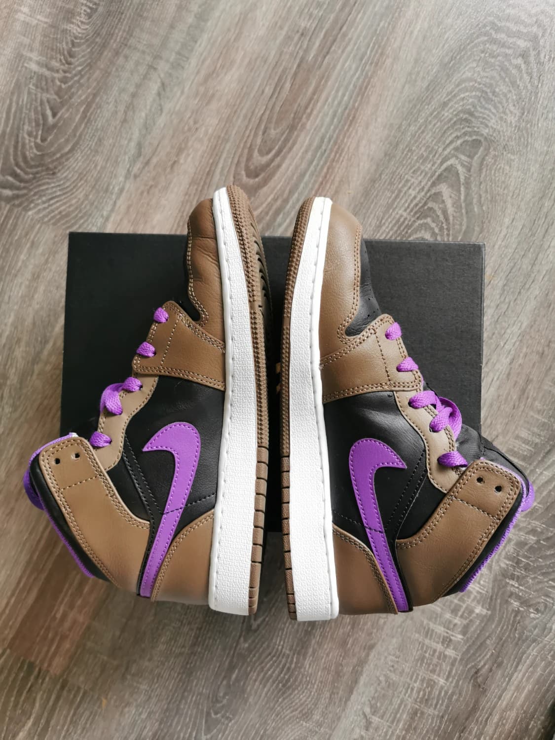 nike-jordan-air-mid-1-palomino