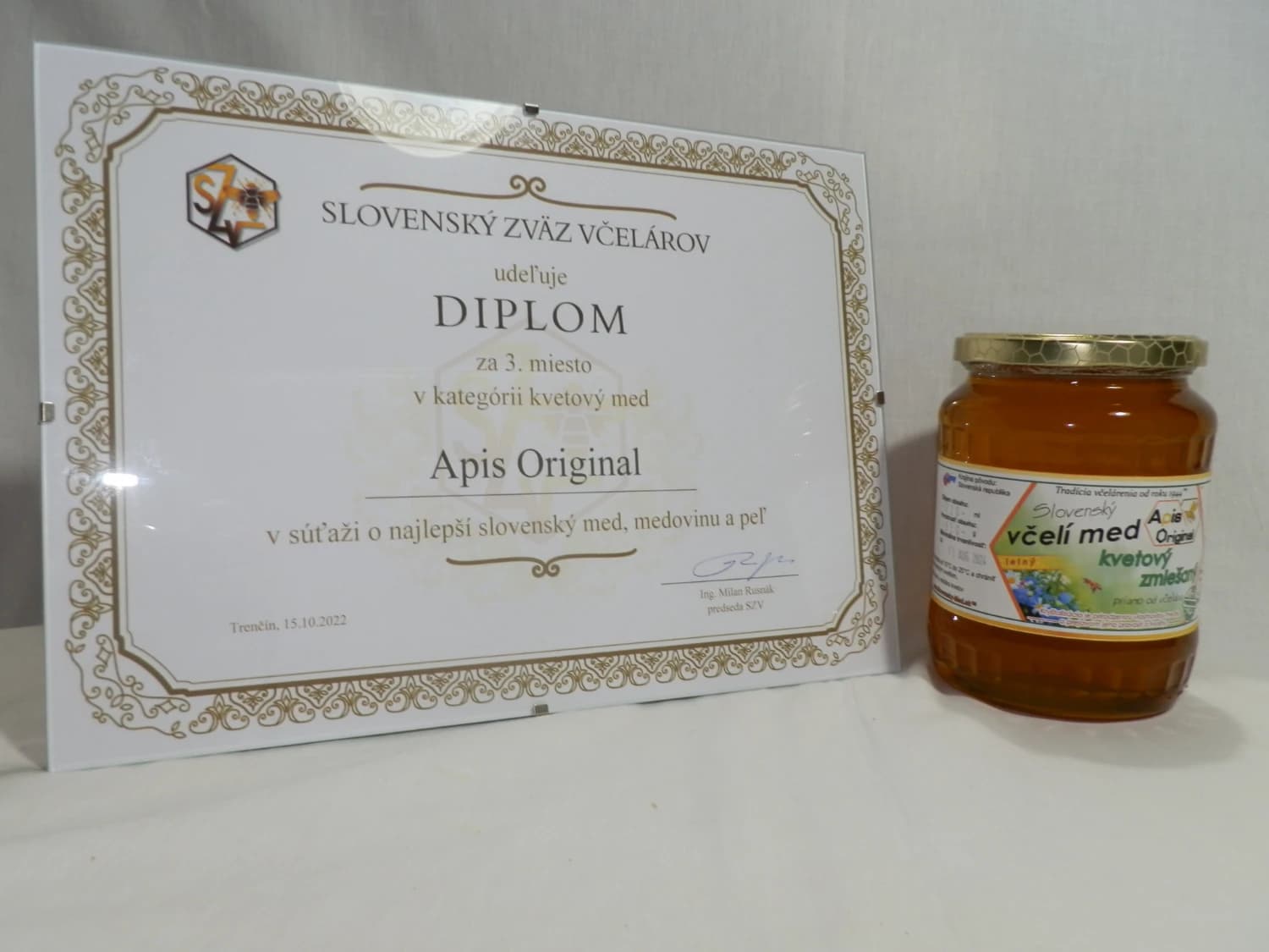 letny-kvetovy-vceli-med-priamo-od-vcelara