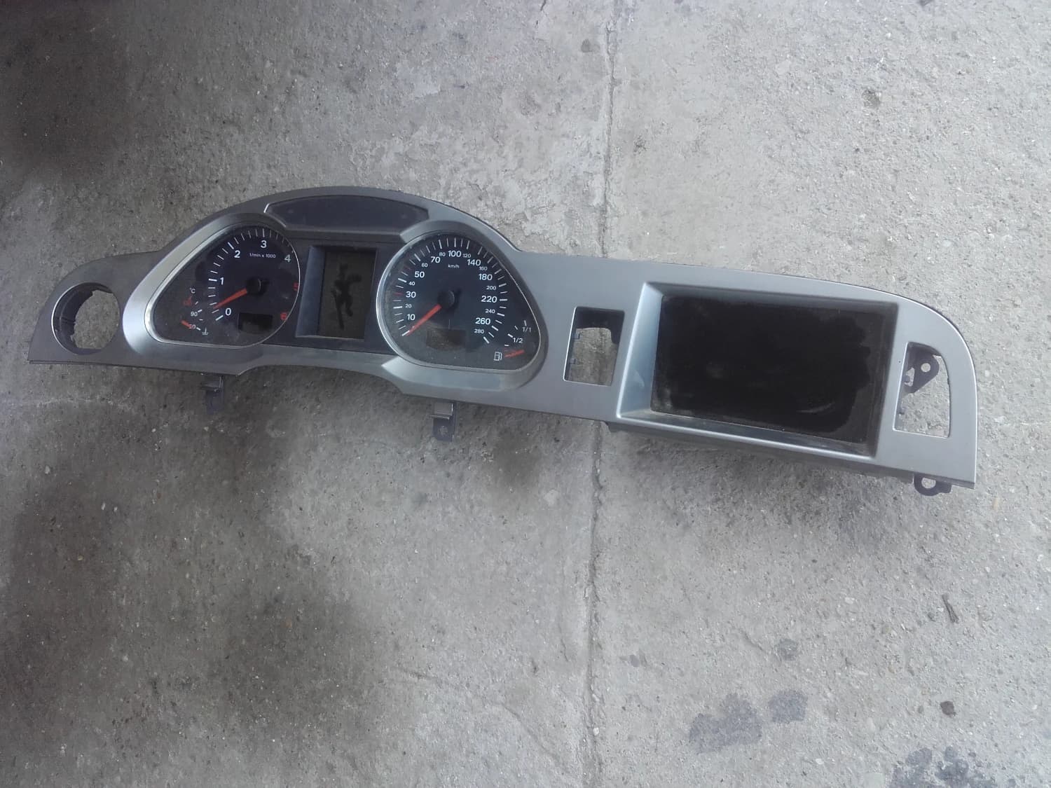 Audi a6 4F c6 mmi displej - 1