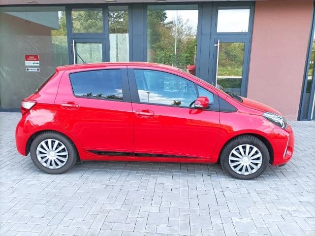 predam-toyotu-yaris-15-82-kw-4-valec
