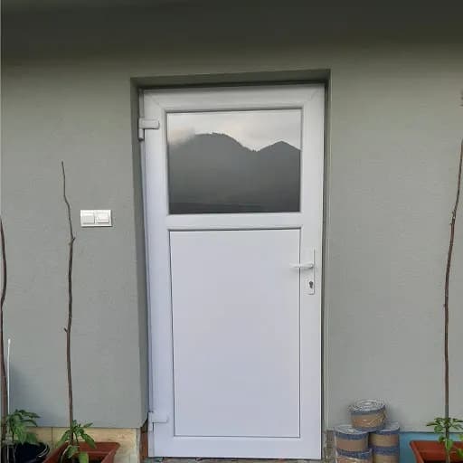 predam-nove-plastove-dvere