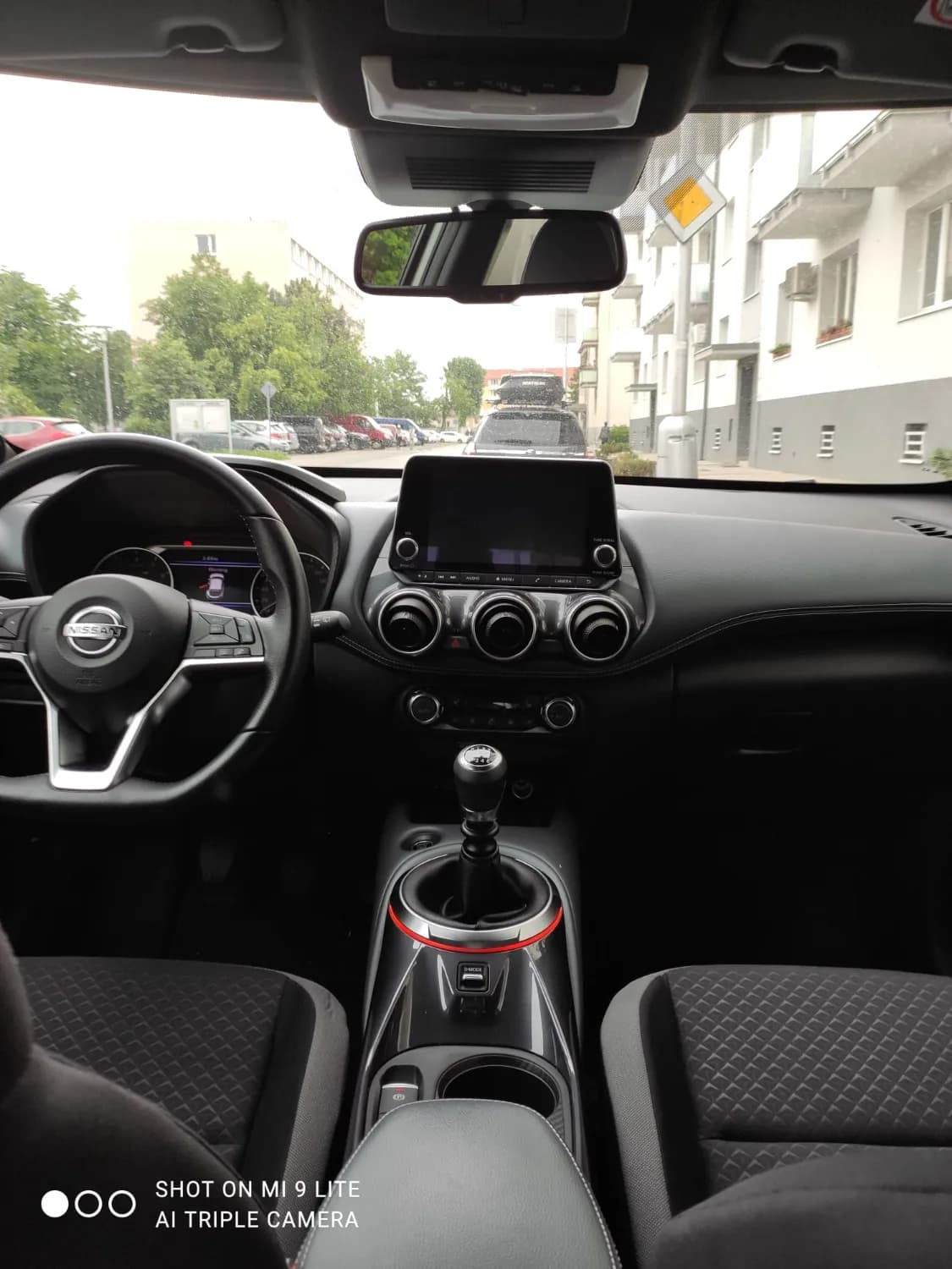 predam-moderny-a-excelentne-vybaveny-automobil-juke-10-dig-t-117-gmt-n-connecta