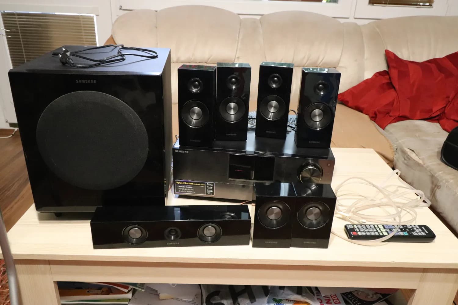 samsung-hw-c770s-71-7xrepro-subwoofer-stojany