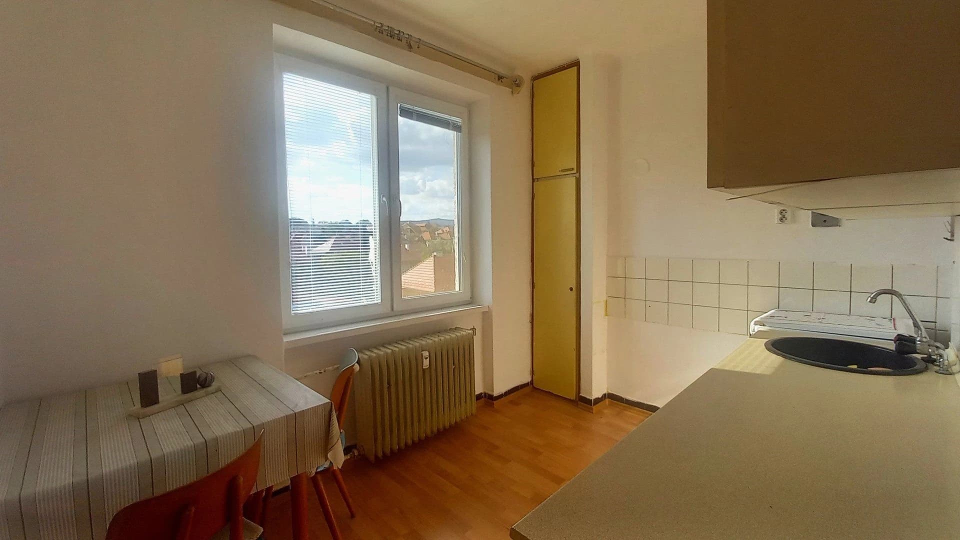 tehlovy-3-izbovy-byt-s-balkonom-skolska