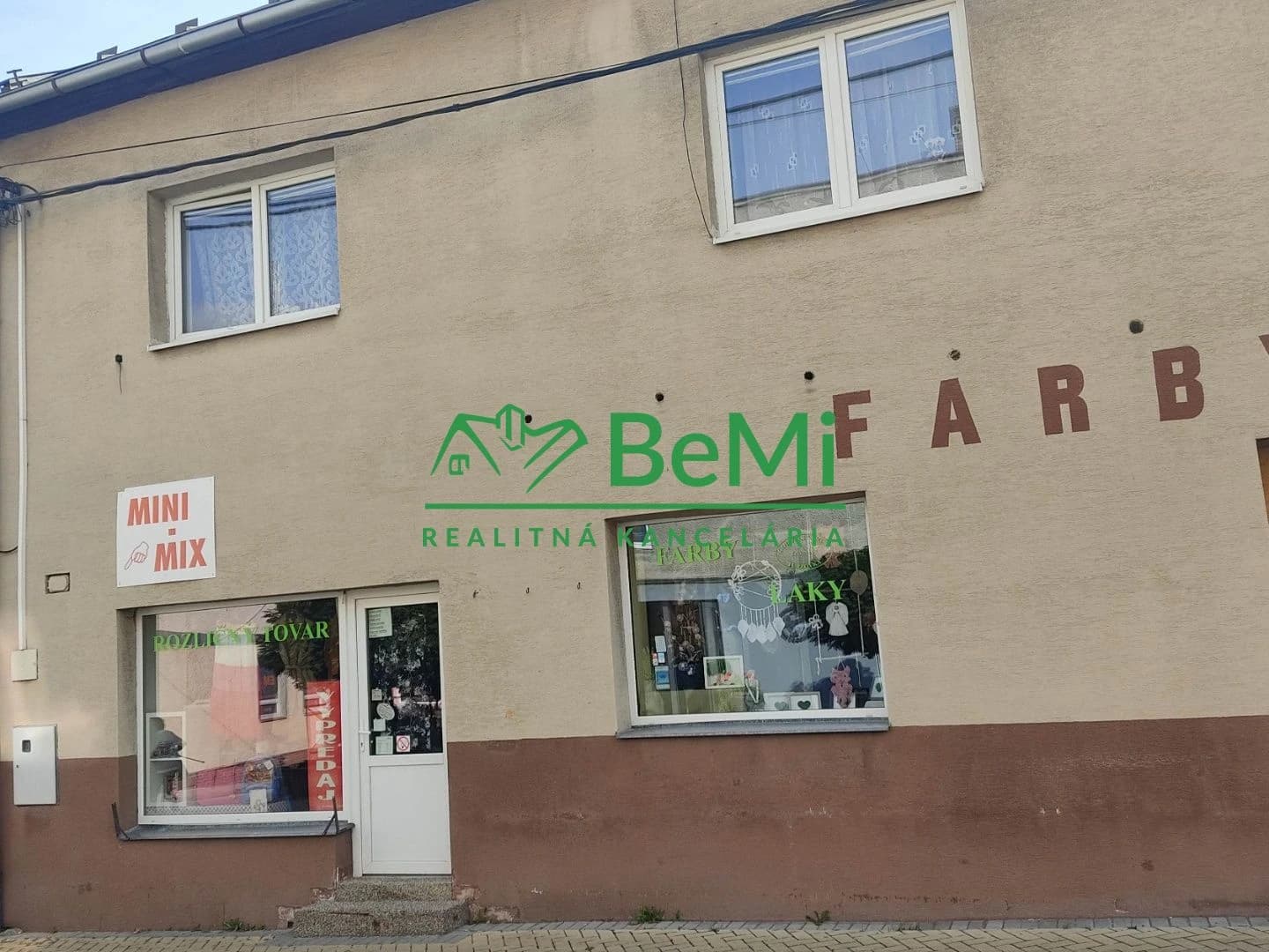polyfunkcna-budova-s-4i-bytom-v-turzovke-043-18-pemo