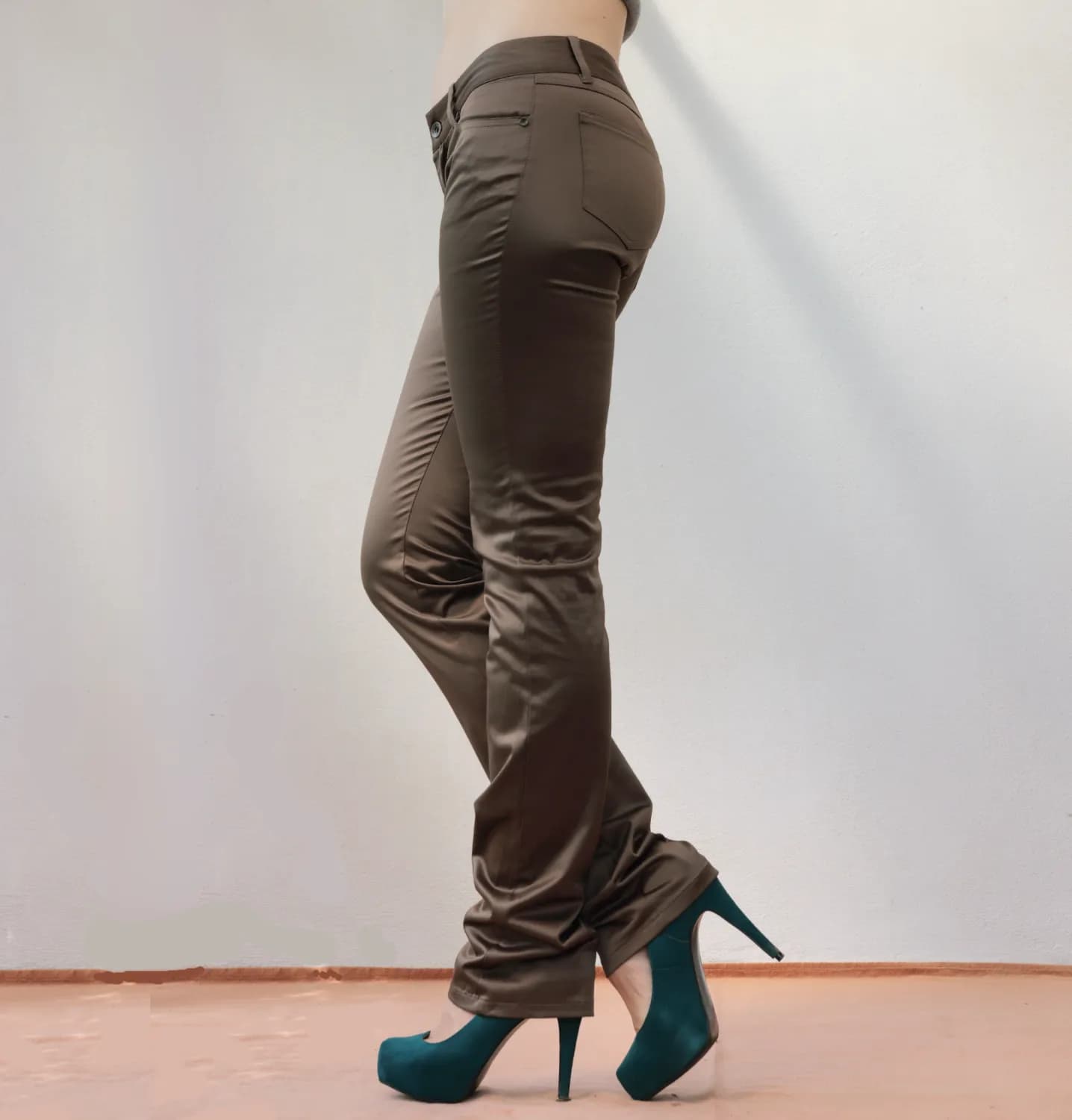 nove-satenove-uzke-nohavice-zara-vel-34