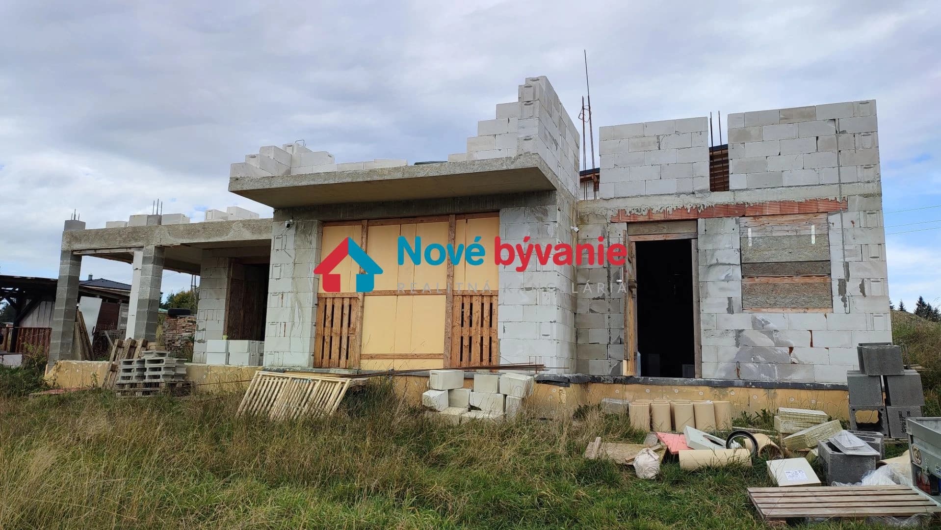 dom-vo-vystavbe-oravska-lesna