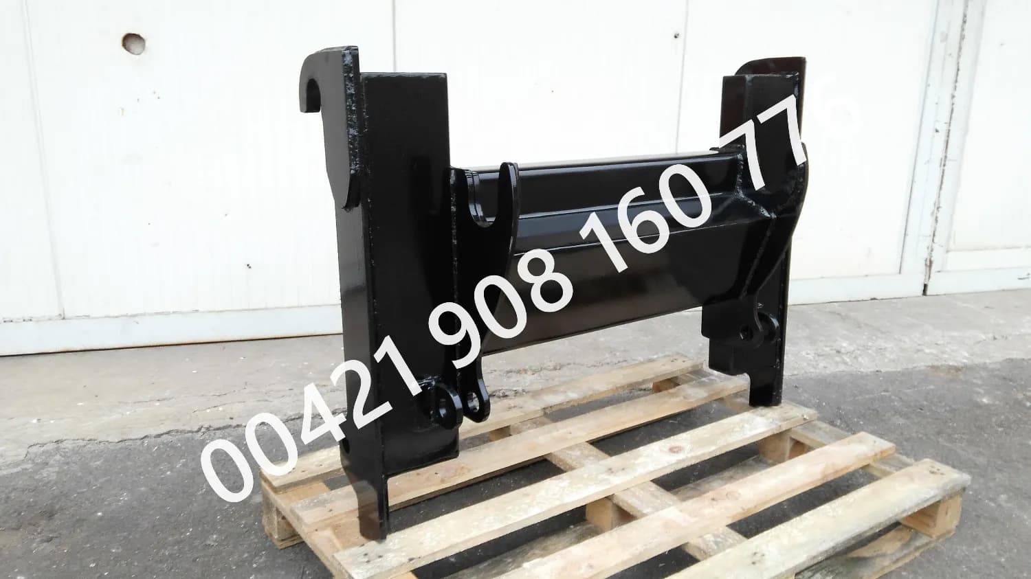 predam-novy-adapter-na-jcb-manipulator-na-manitou