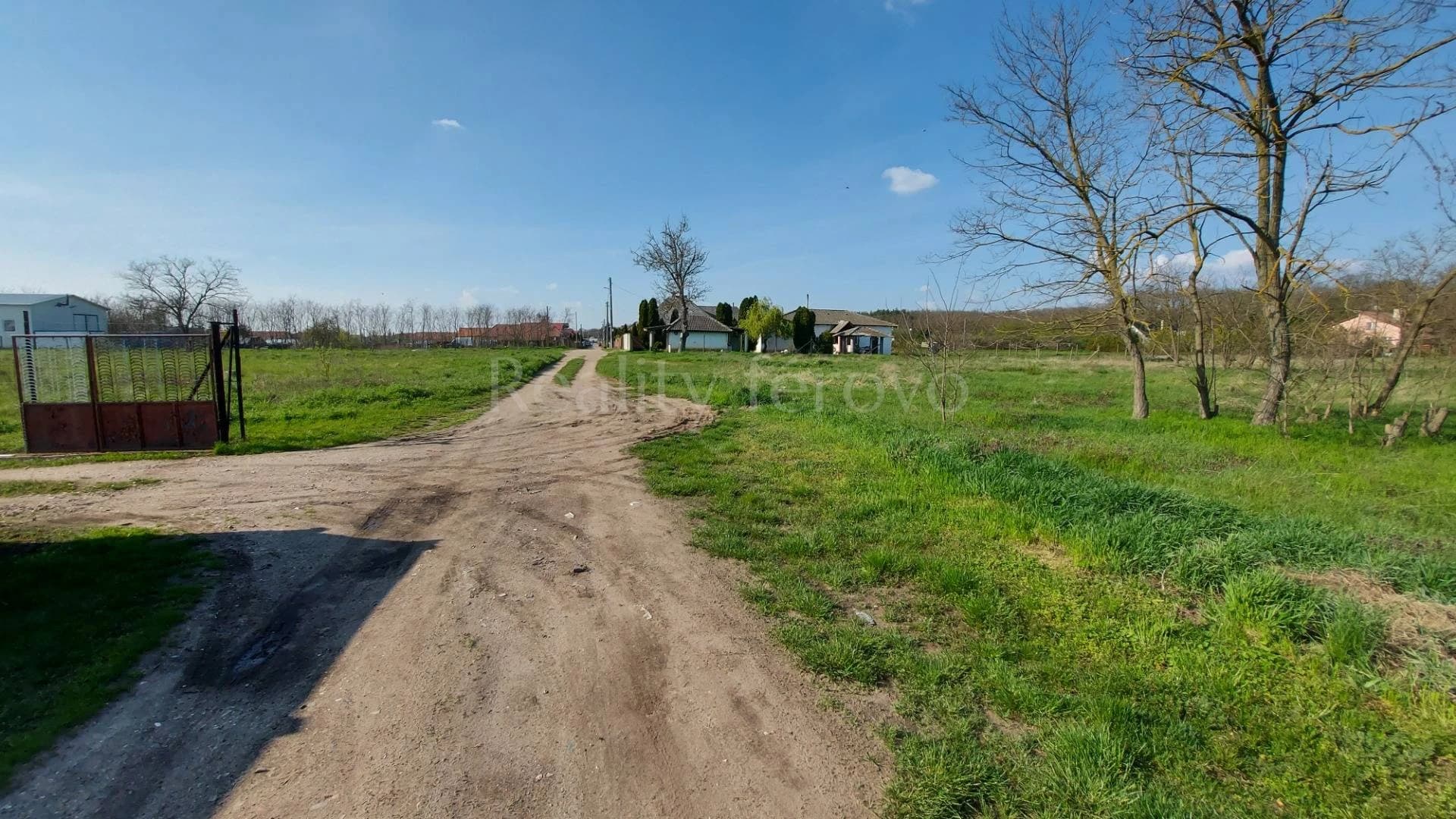 pozemok-na-predaj-marcelova-predaj-aj-na-splatky