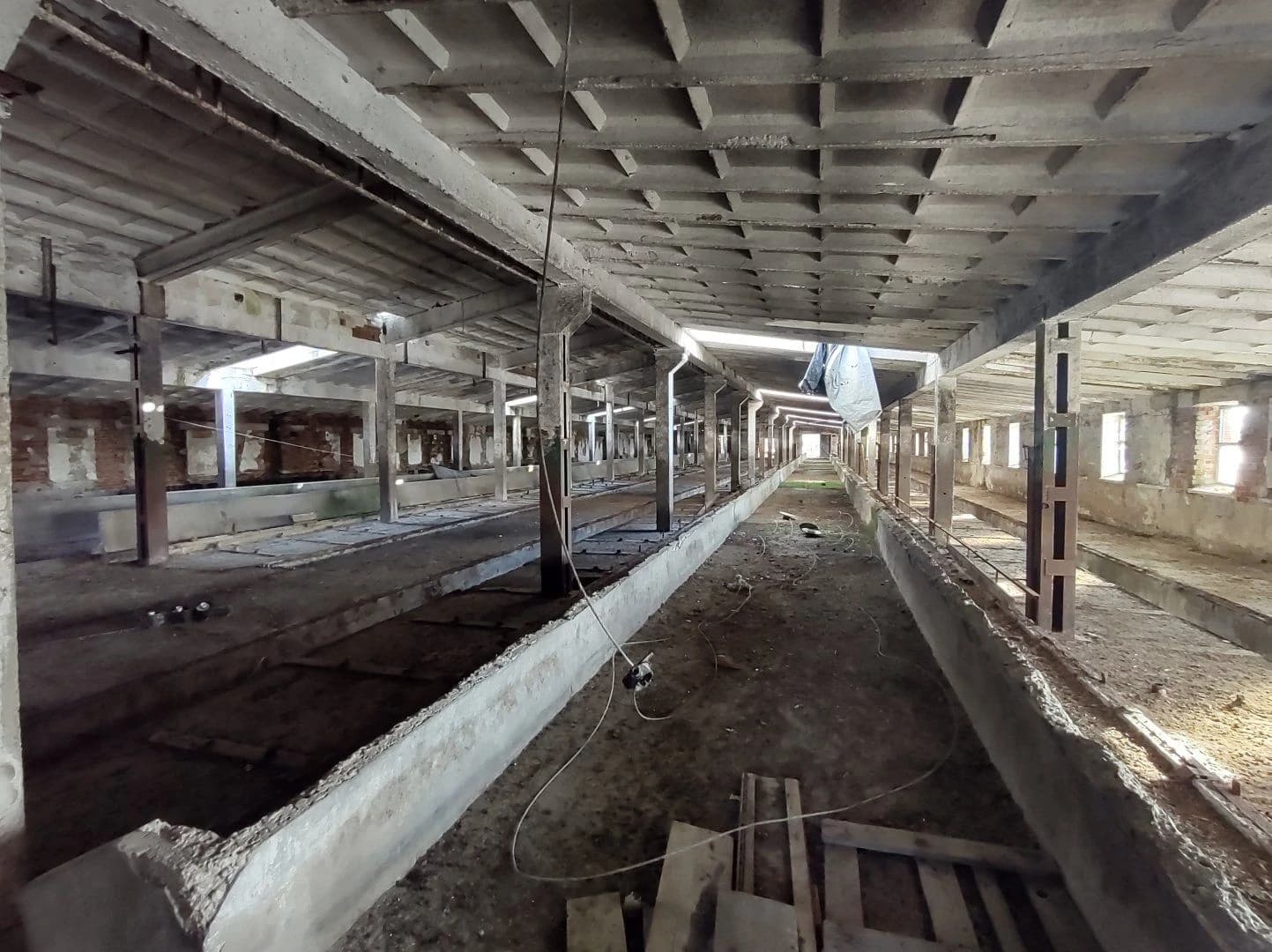 na-prenajom-skladove-priestory-pripadne-vyrobne-priestory-cabaj-capor-pri-nitre