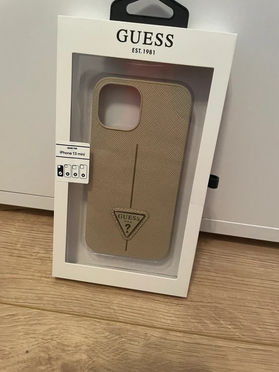 kryt-pre-iphone-13-mini-guess