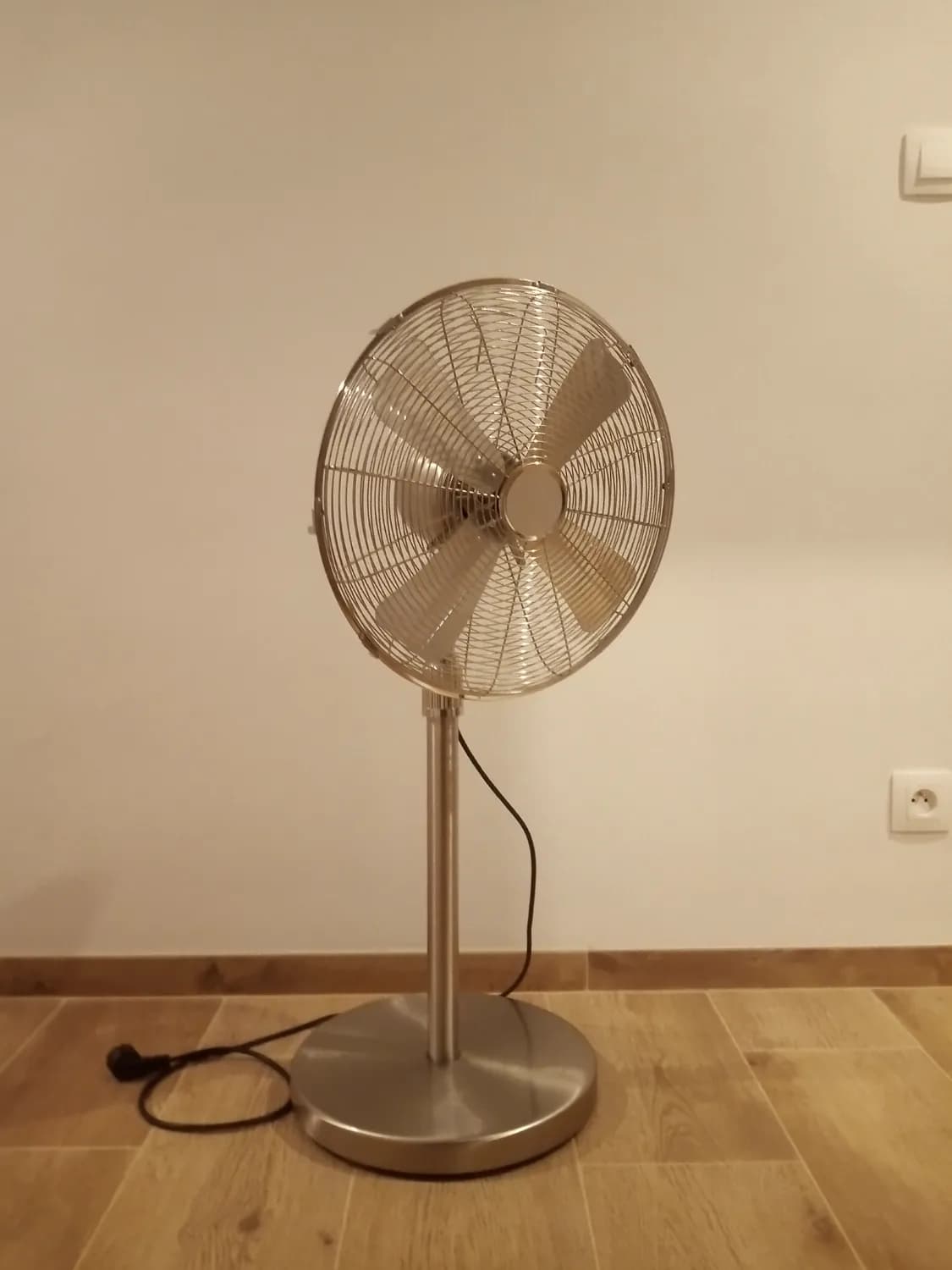 ventilator-stojaci-z-kovu