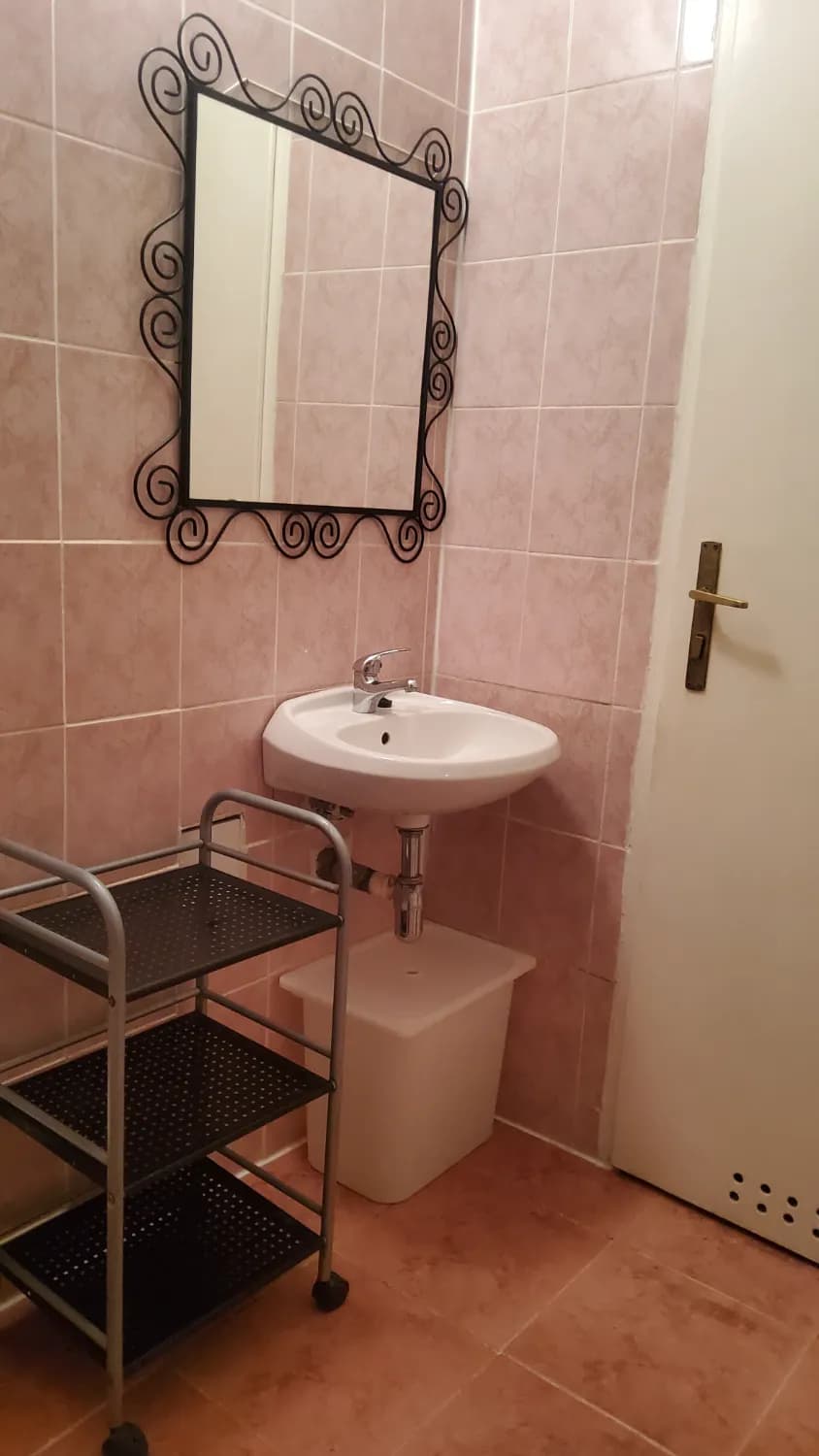 1izb-byt-prenajom-bratislava-stare-mesto-pesia-zona-ul-bastova