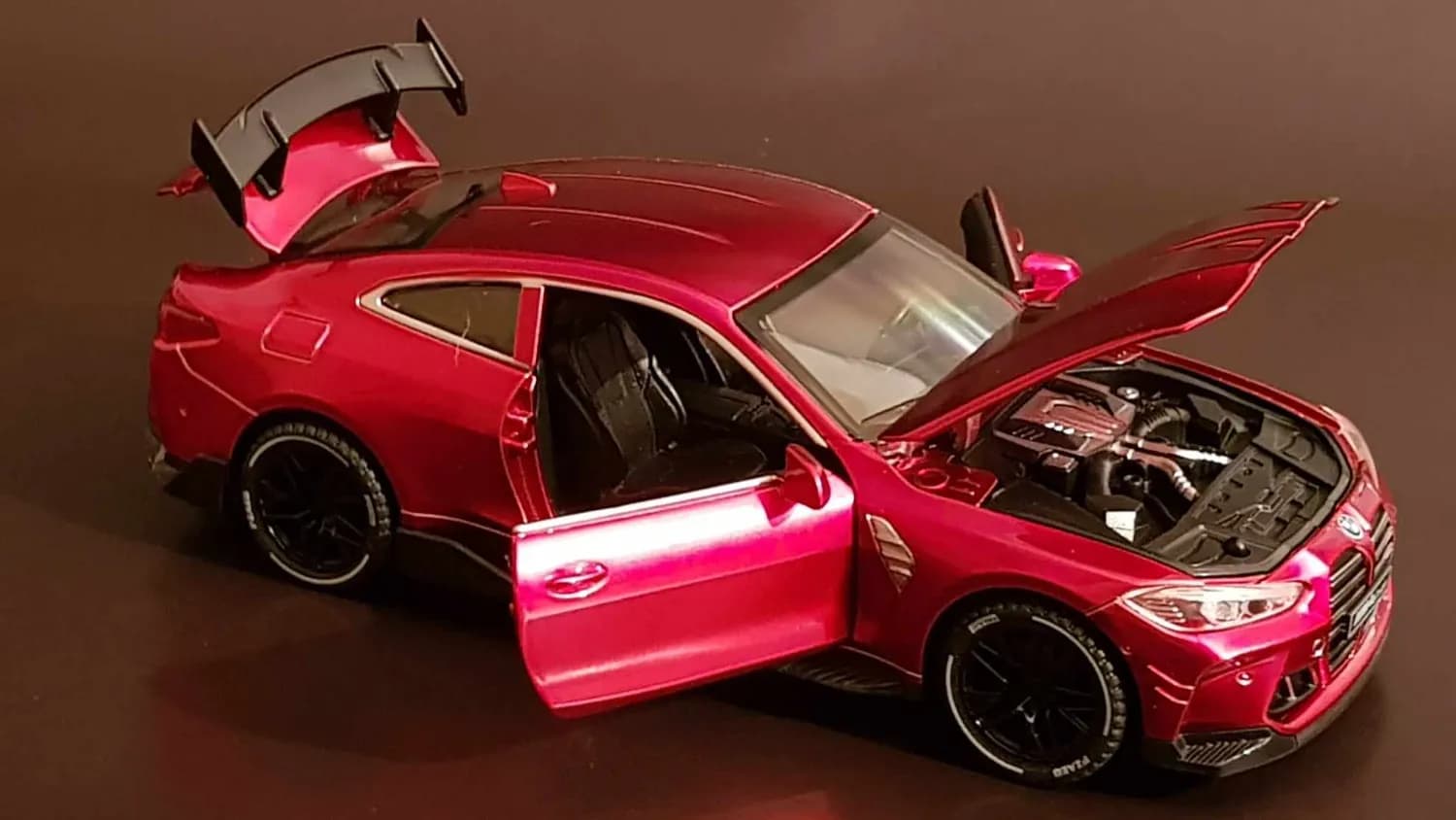 imitacia-modelu-bmw-4-coupe
