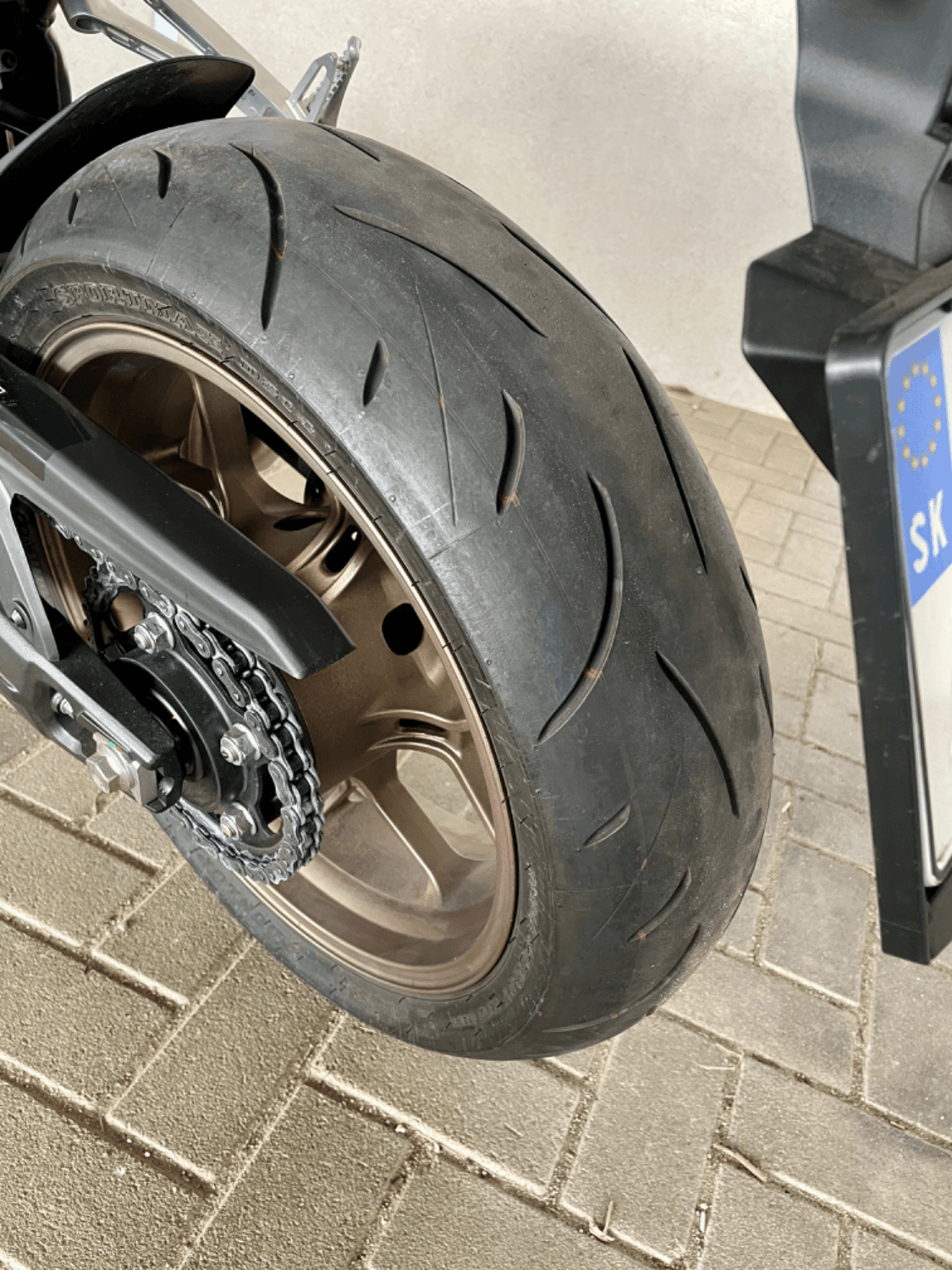 honda-cb650r-70-kw-r-2023