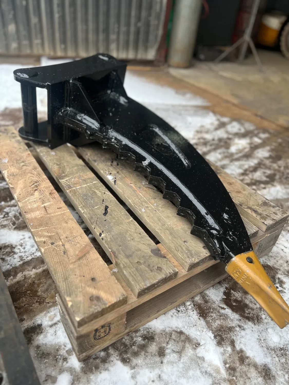 rozryvac-korenov-rozryvac-6-9t-rypadlo-nakladac