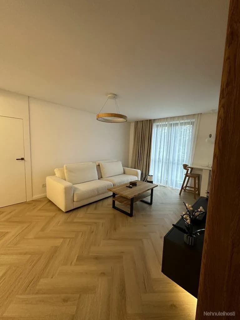nadstandardny-4-izbovy-byt-centrum-mes