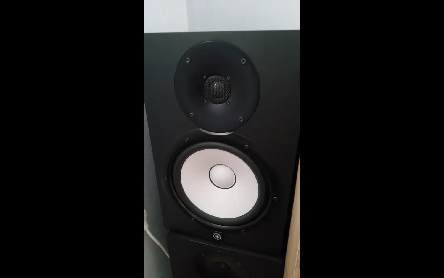 reproduktory-yamaha-hs-8