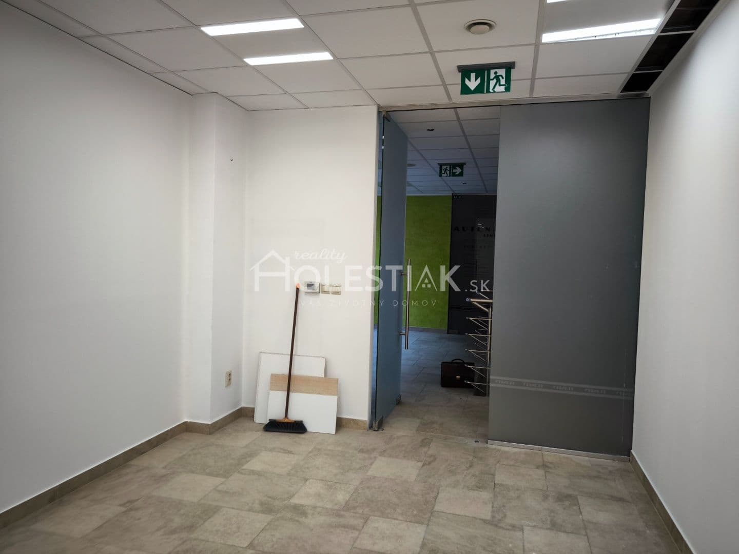 zaujimava-cena-dam-do-prenajmu-exkluzivne-moderny-priestor-v-centre-mesta-cadca