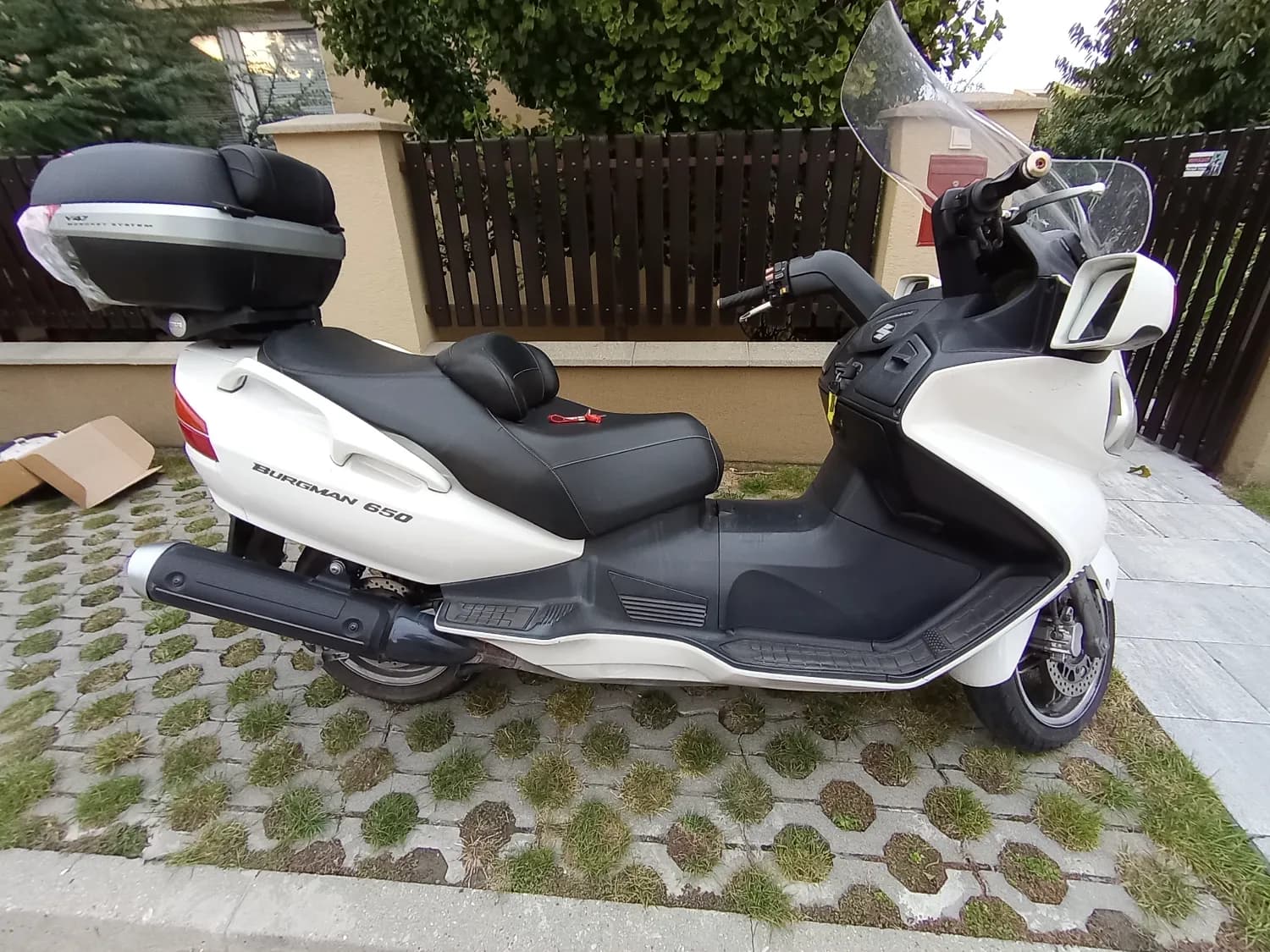 suzuki-burgman-650