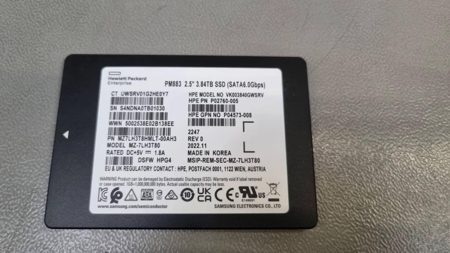 ssd-384tb-sata-hpe-samsung-enterprise-pm883