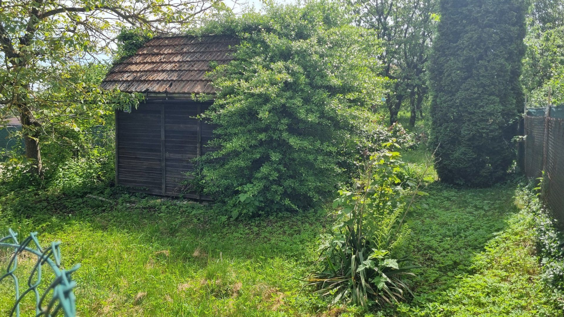 na-predaj-zahrada-s-chatkou
