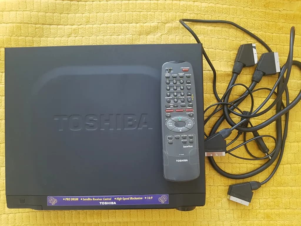 vhs-video-cassette-recorder-toshiba