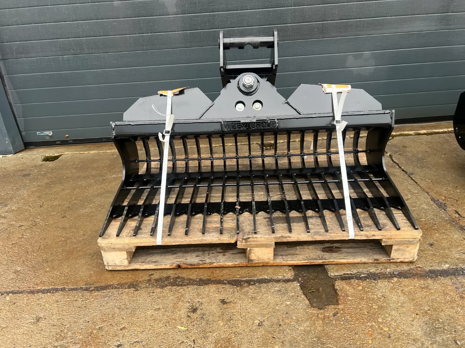 prelamovana-svahovacia-lyzica-hydraulicka-120cm-26-35t