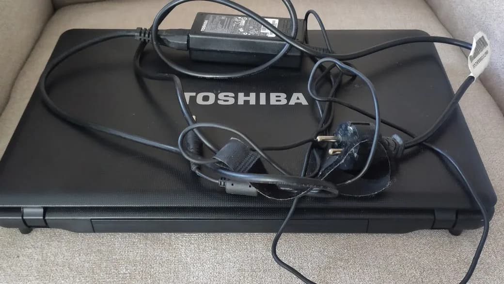 156-toshiba-satellite-4-gb-ram-240-gb-ssd