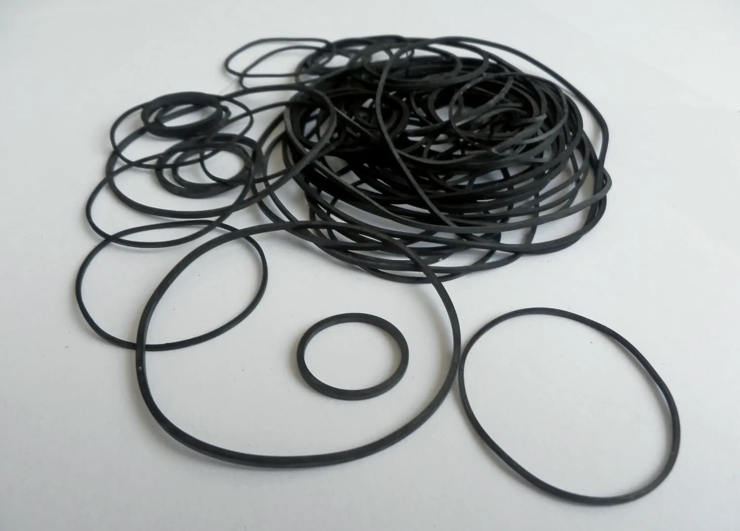 hnaci-reminky-na-opravu-vintage-elektroniky-ruzne-druhy