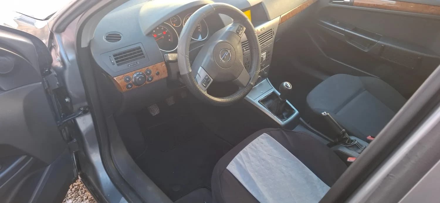 Predam Opel Astra H 1,4 12/2006 16V, 66 KW Kod motora Z14XEP Na nahradne Diely Auto sa predava v celku, Prepis Nutny. W0L0AHL4868060020 - 1
