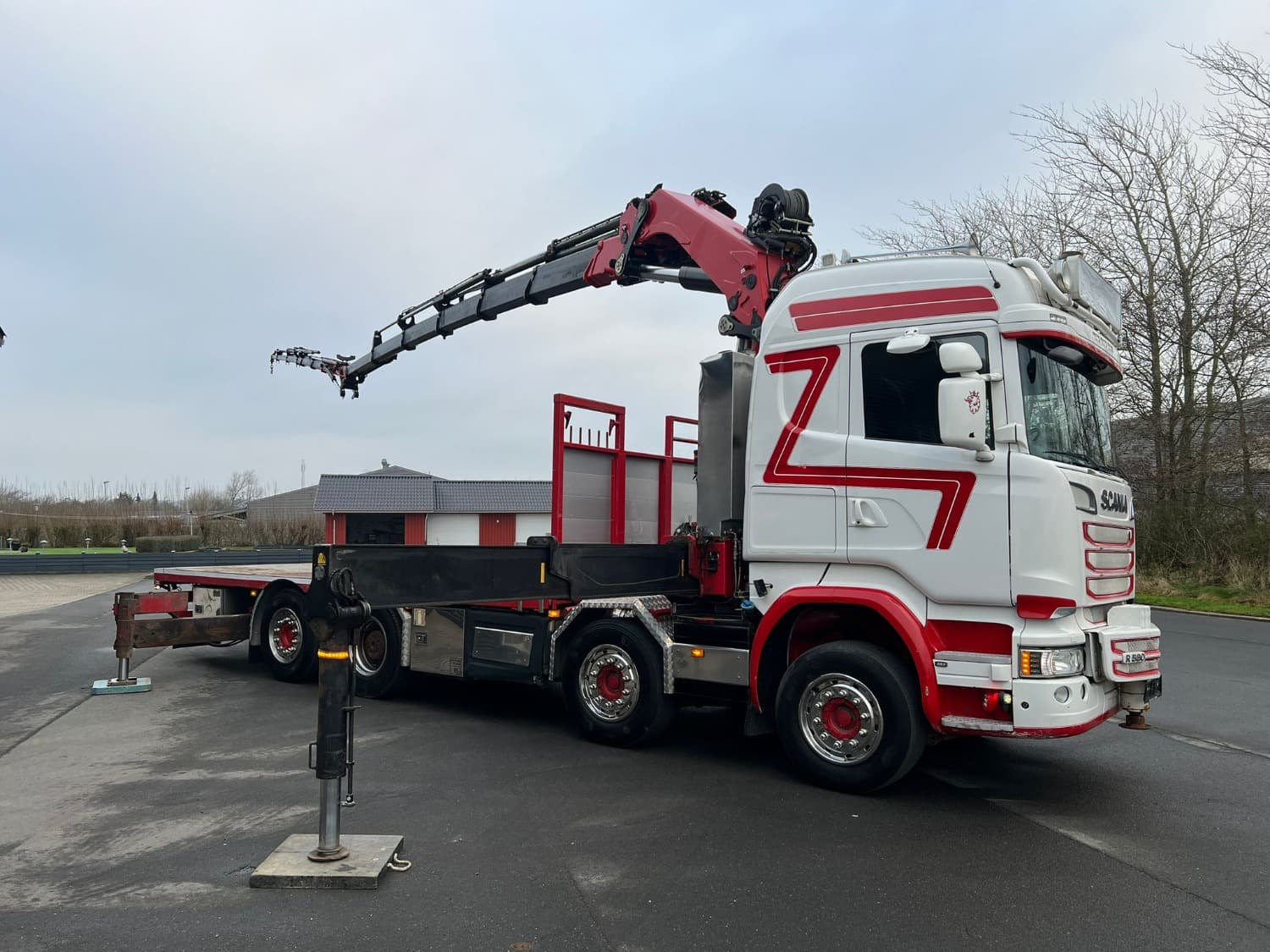 preprava-stavebnych-materialov-auto-s-hydraulickou-rukou-ba
