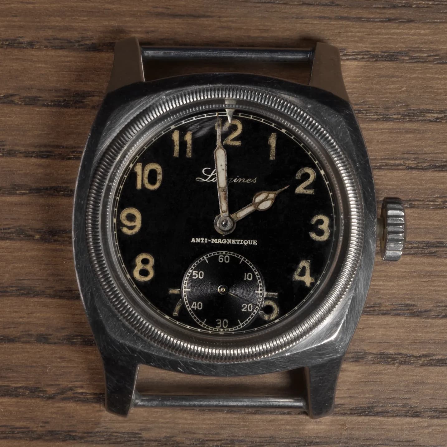 hodinar-kupi-hodinky-hodinarsky-stol-sustruhy-a-vsetko-po-hodinarovi