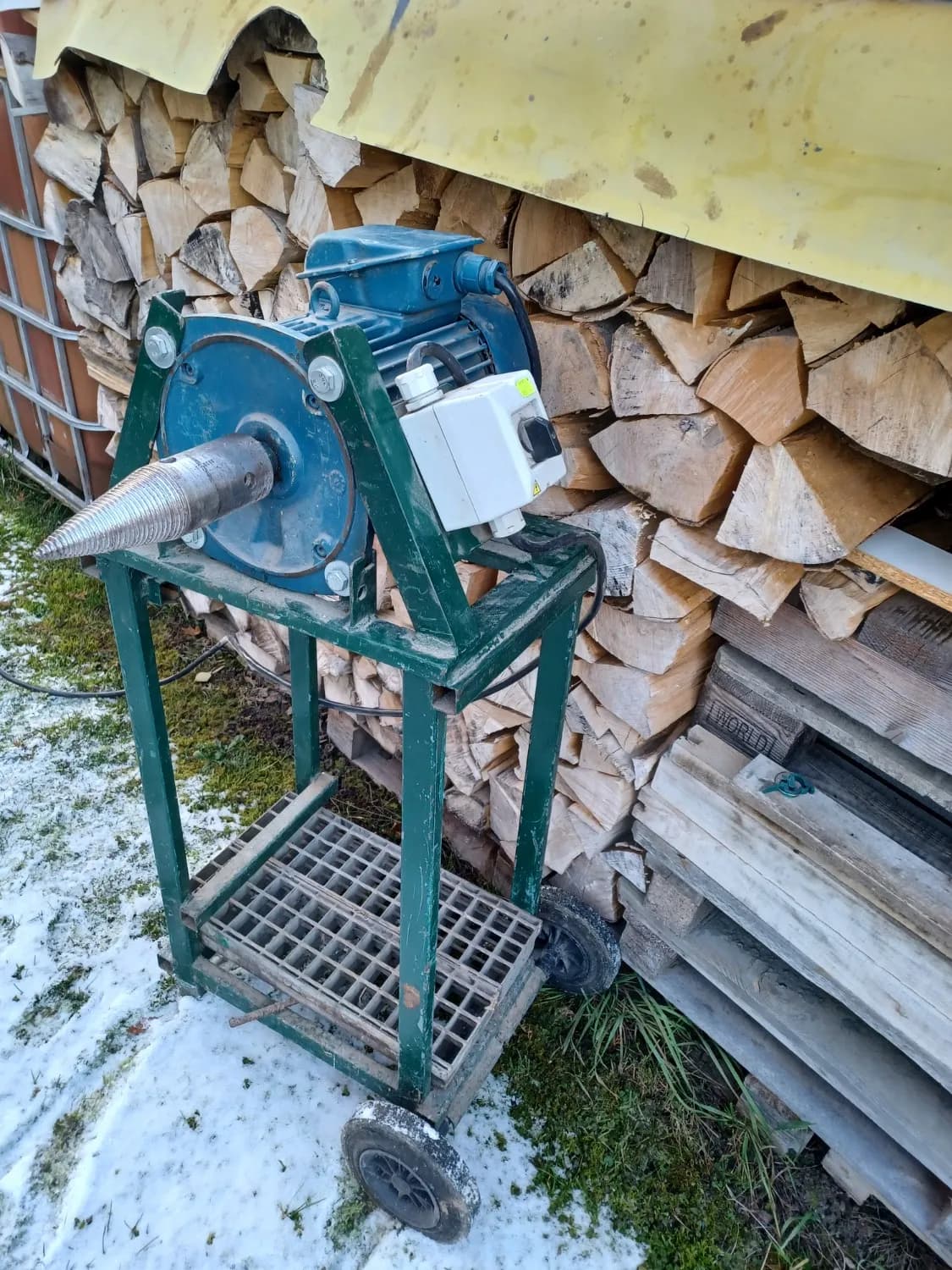 Kuželová štiepačka na drevo - 1