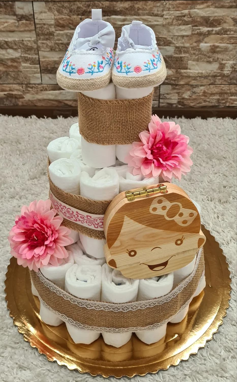 plienkova-torta-s-krabickou-na-zubky