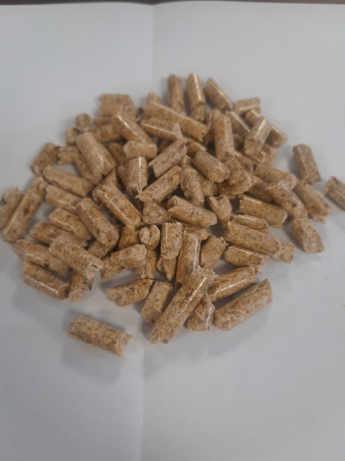super-kvalitne-100-slovenske-smrekove-pelety-a1