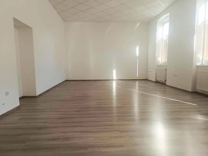 kancelarske-priestory-zilina-centrum-120-m2-cena-1050-eurmesiac-dph-en