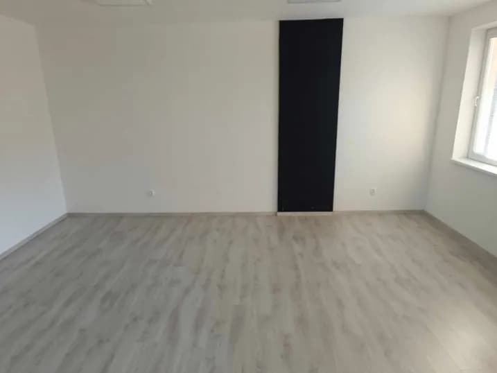 kancelarske-priestory-zilina-vlcince-12-38-m2-cena-12-eurm2mesiac-dph-en